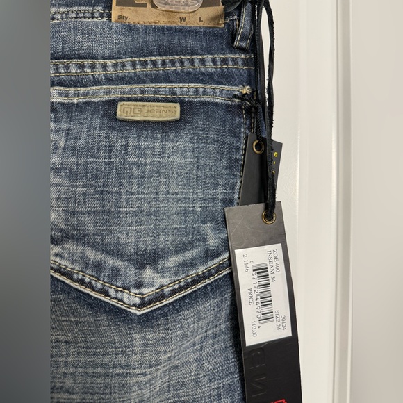 NWT QG Q-Gene Womens Zoey Bootcut Leg Dark Wash Distressed Denim Size 24 - Picture 8 of 12